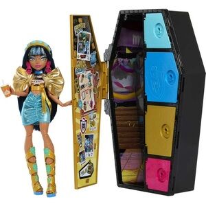 NIB - Monster High - Skulltimate Secrets ‘Cleo De Nile’ w/ Dress-Up Locker